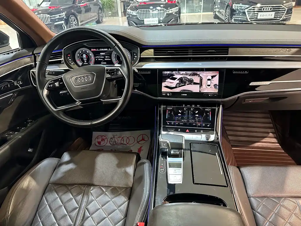 AUDI A8