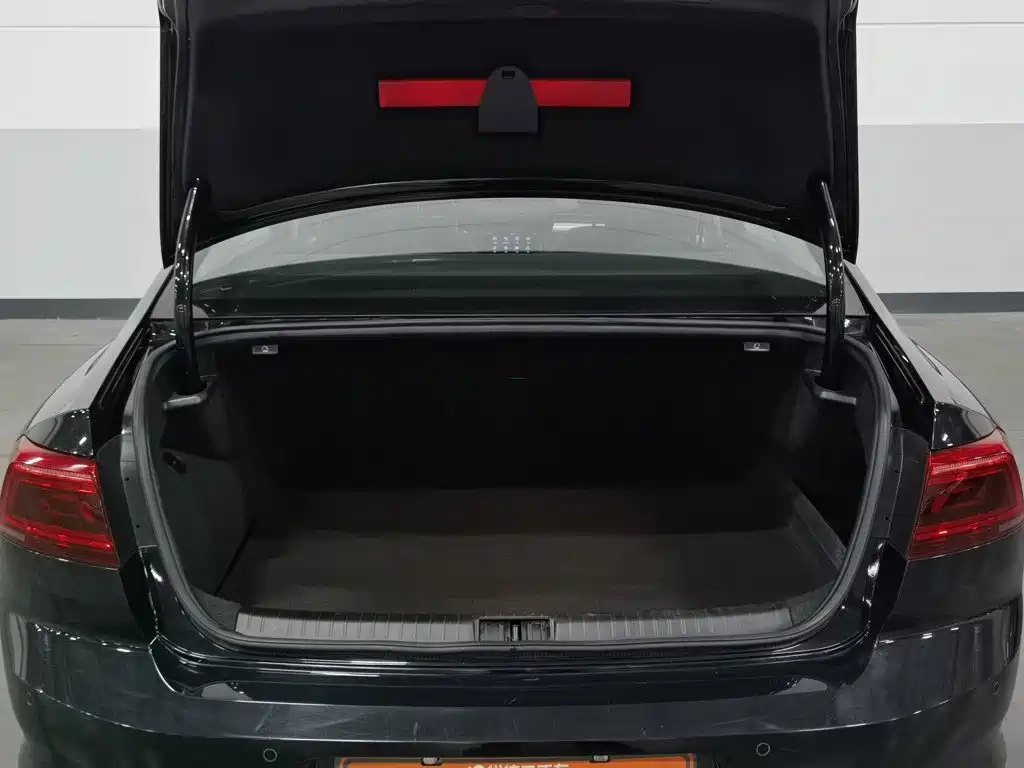 Volkswagen Magotan PHEV — миниатюра 16