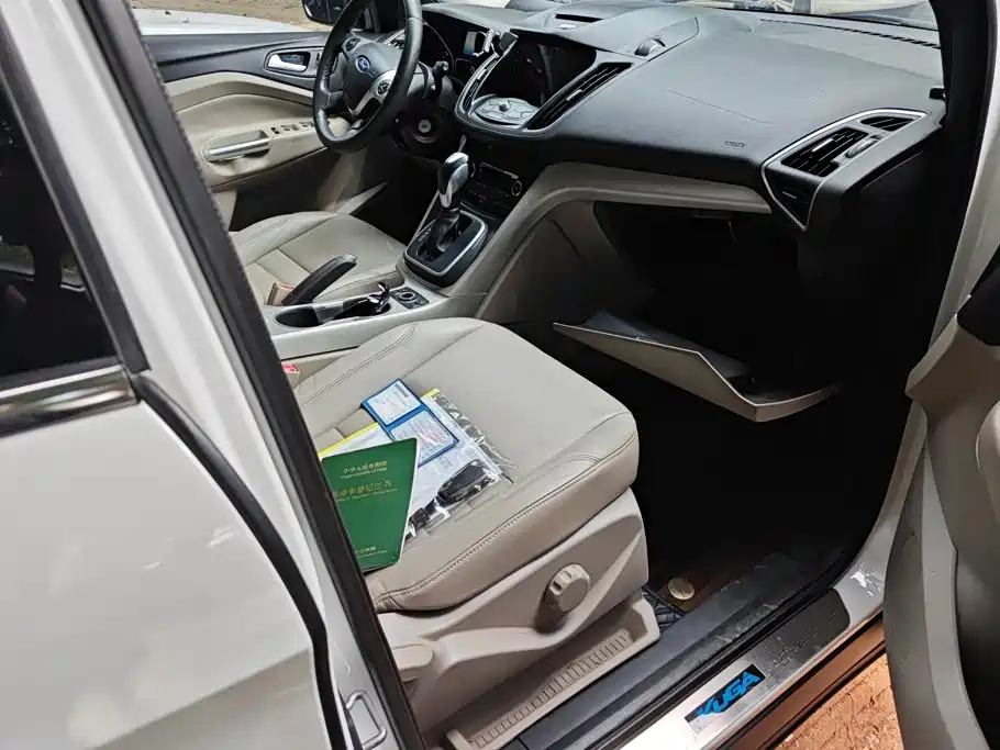 Ford Kuga — миниатюра 8