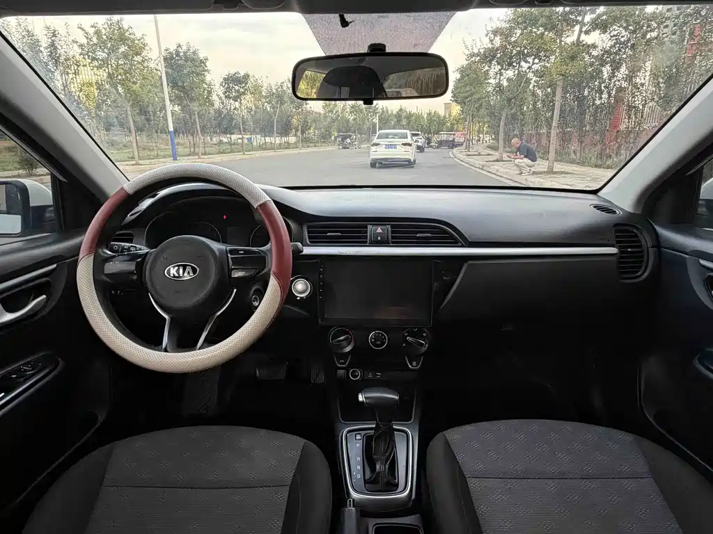 Kia K2 — миниатюра 8