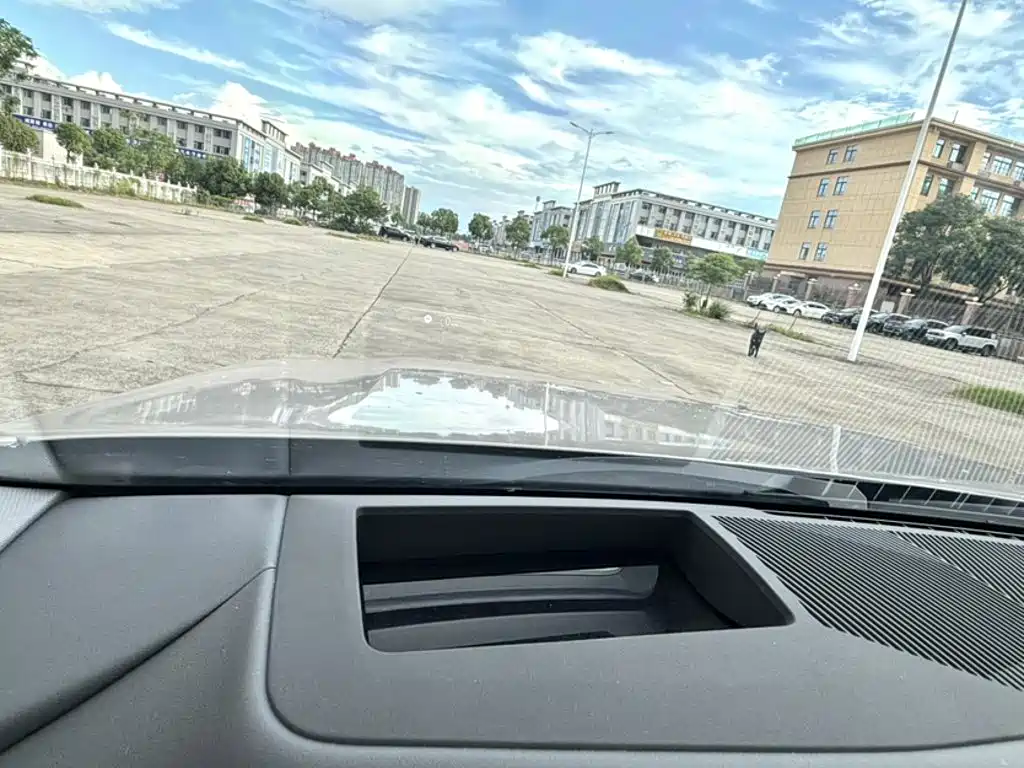 BMW 5 Series — миниатюра 9