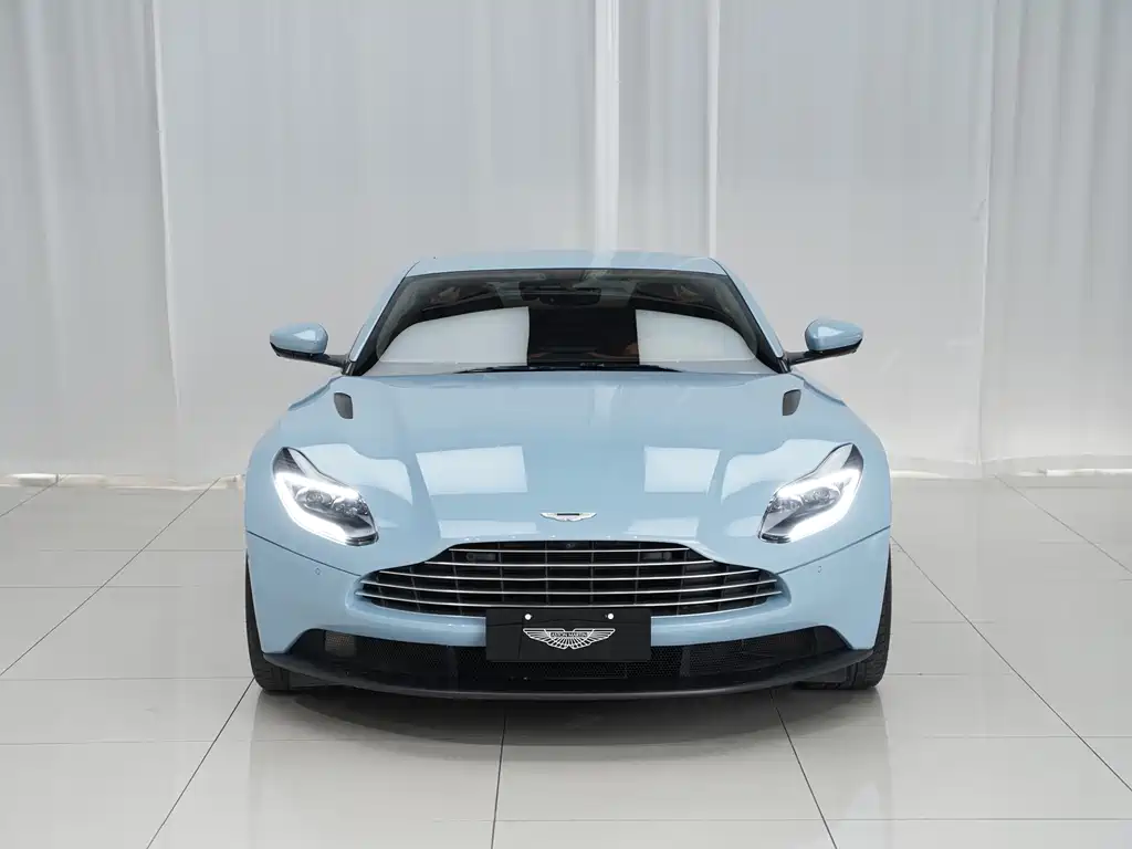 ASTON MARTIN DB11