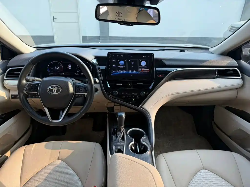 Toyota Camry — миниатюра 6