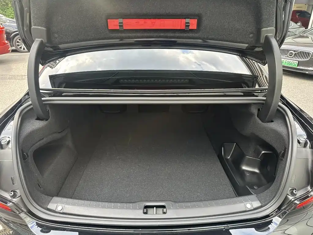 VOLVO S90 PLUG IN HYBRID