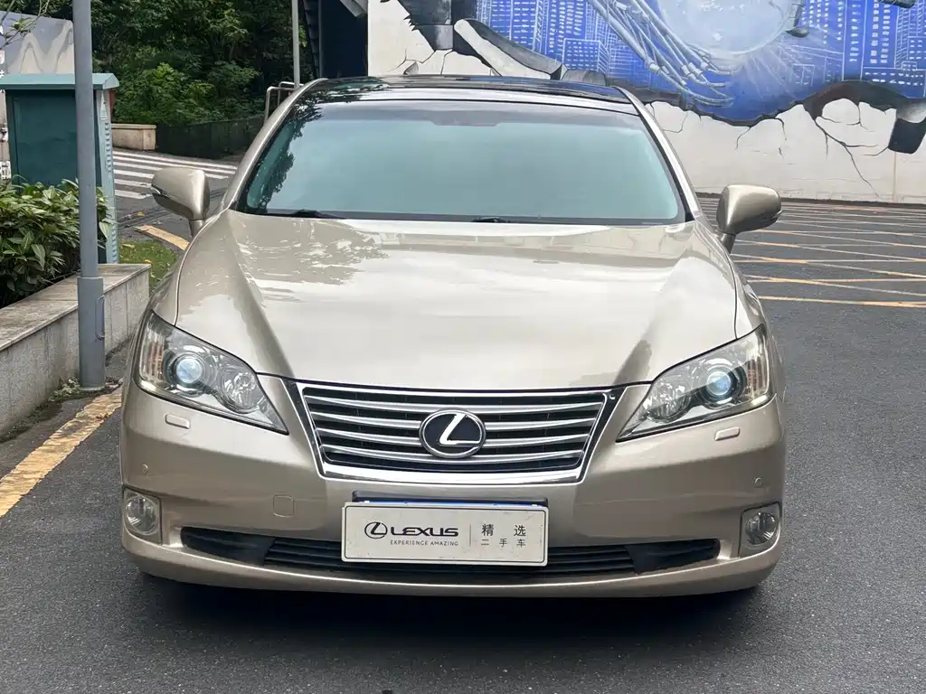 Lexus ES 2012 240