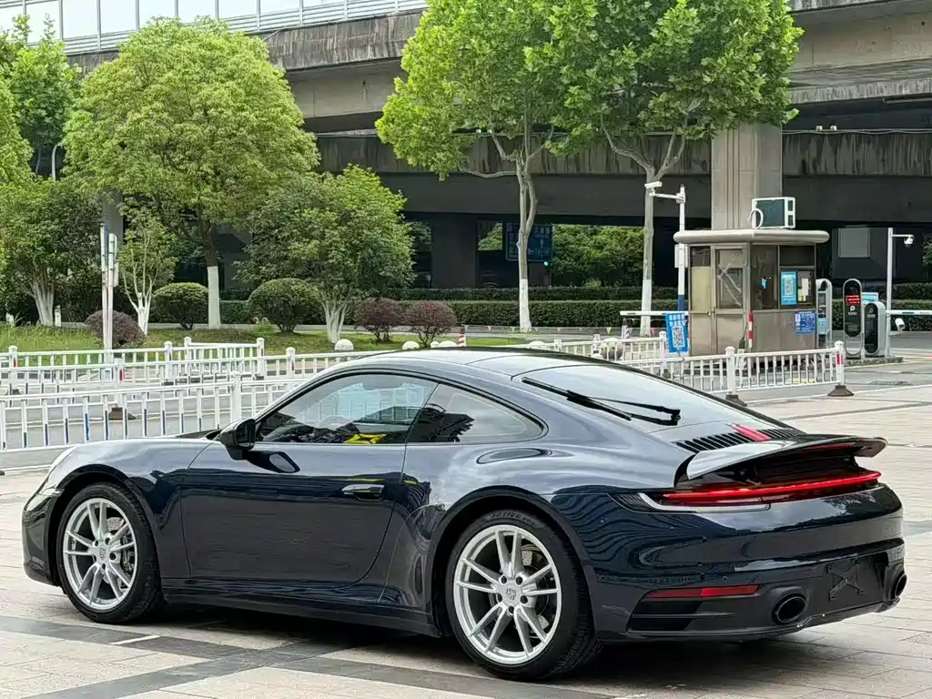 Porsche 911 2022 Carrera 3.0T