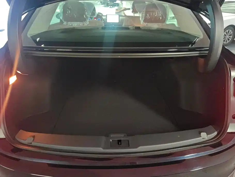 Hongqi E-QM5 2025 500km