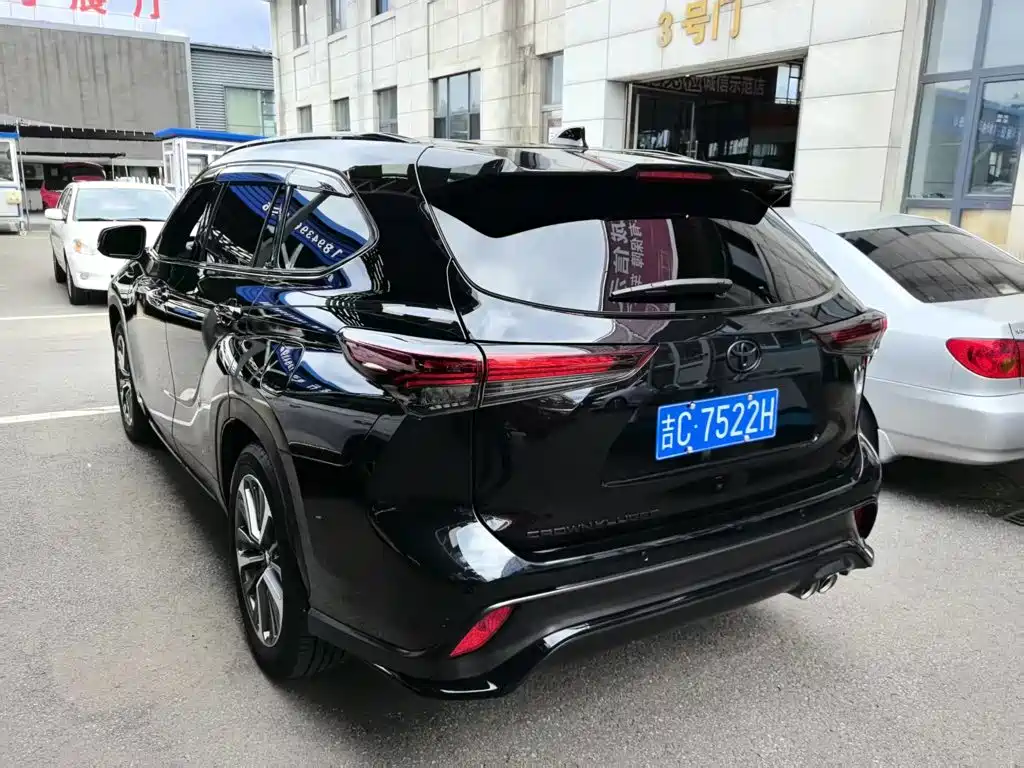 Toyota Crown Kluger 2026 2.5L HEV Luxury