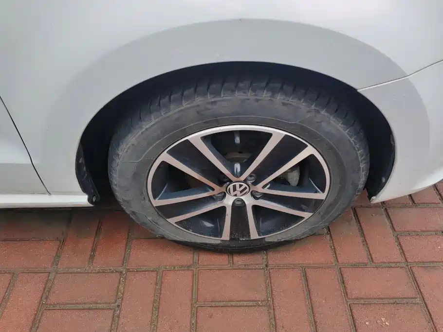 Volkswagen Polo — миниатюра 6