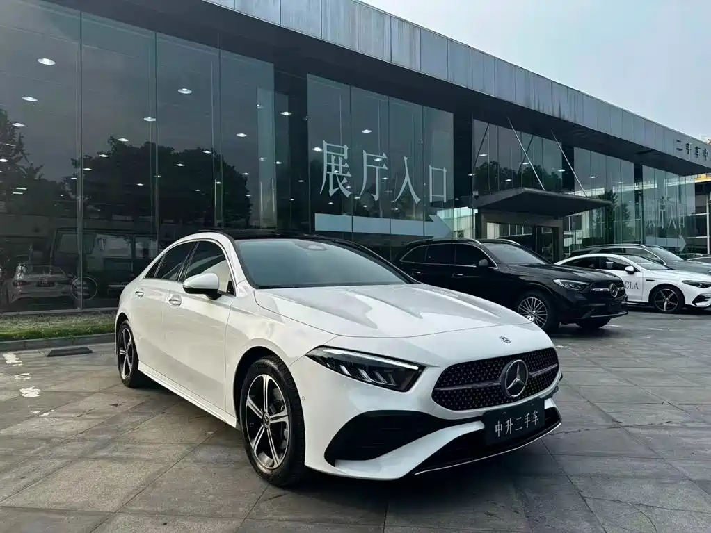 Mercedes-Benz A-Class A 2025 A 200 L Fashion