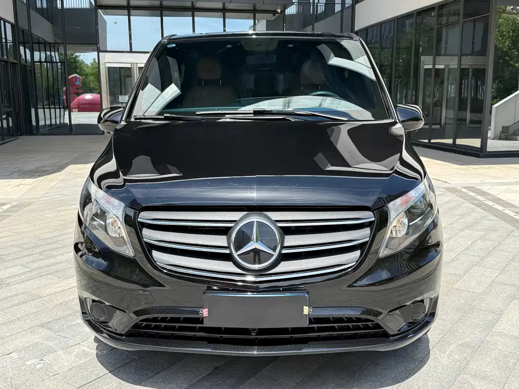 Mercedes-Benz Vito 2021 2.0T Elite 7 мест