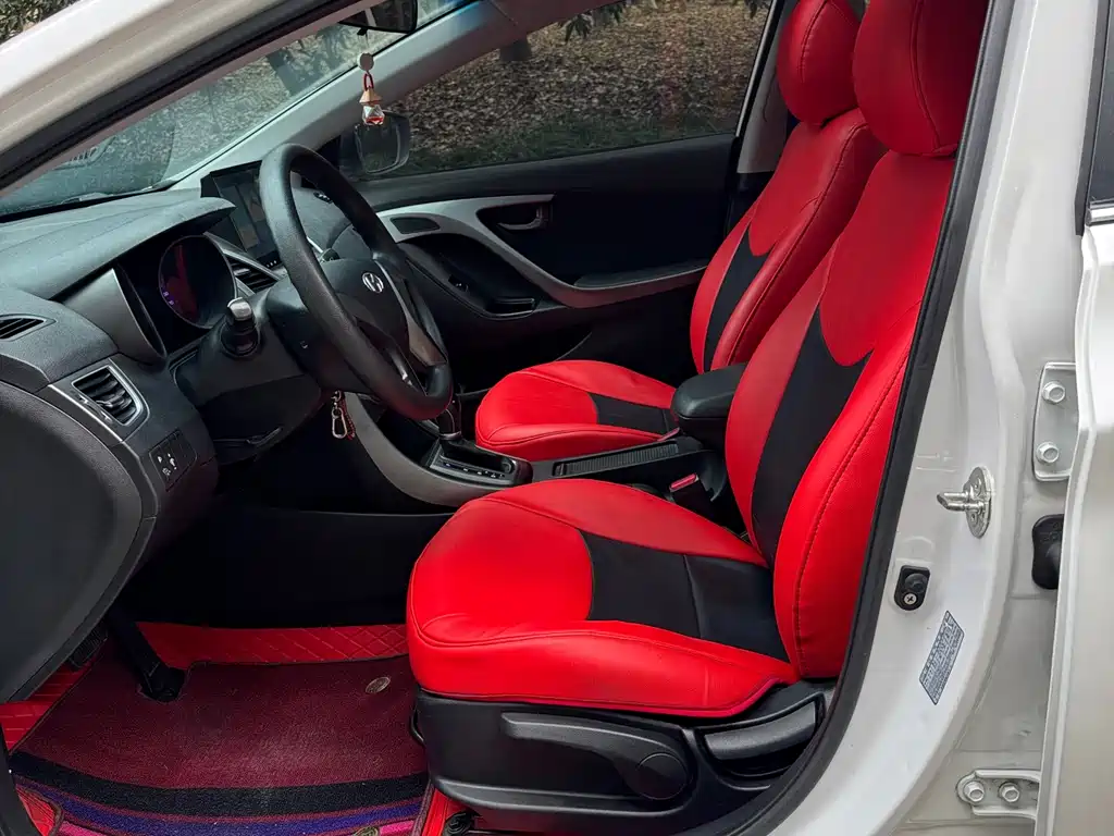 Hyundai Elantra Langdong 1.6L Auto Premium Type, фото 11