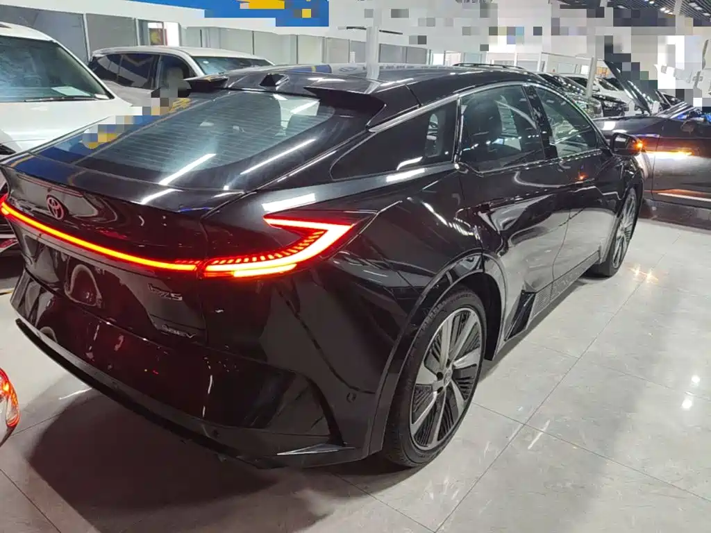 Toyota bZ5 — миниатюра 7