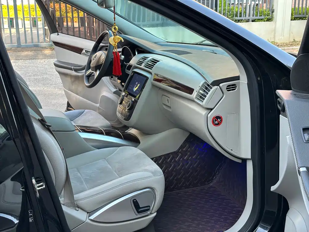 Mercedes-Benz R 2015 R 320 4MATIC Luxury