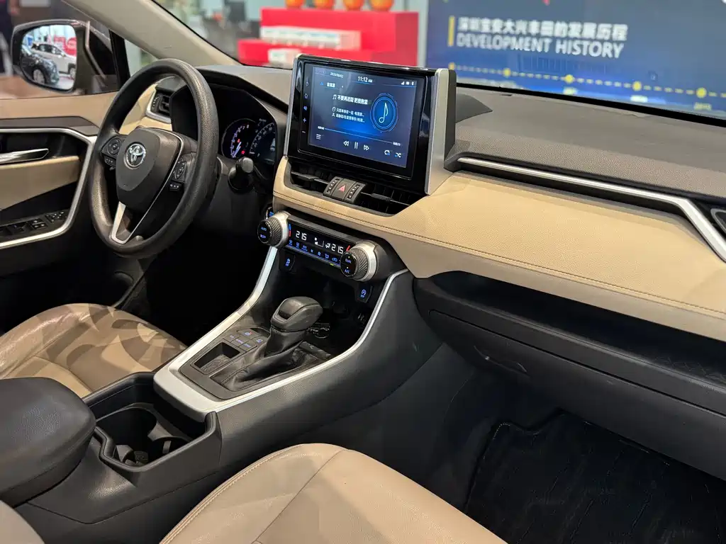 Toyota RAV4 — миниатюра 19