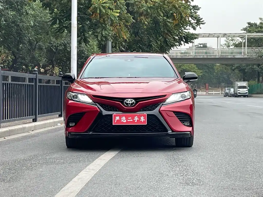 TOYOTA CAMRY