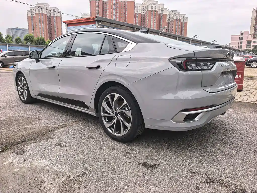 Ford Mondeo — миниатюра 13