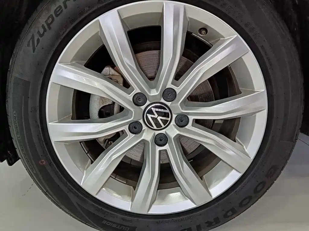 VOLKSWAGEN T ROC EXPLORING SONGS