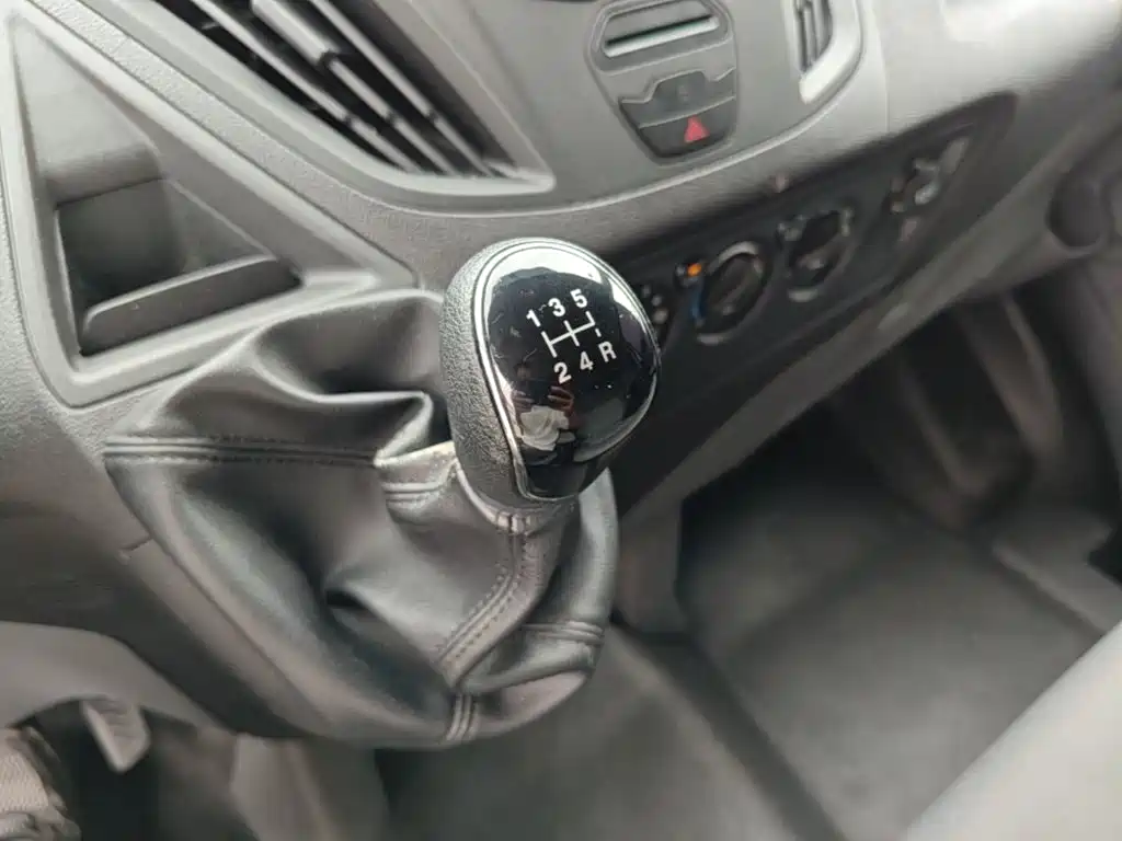 Ford Transit — миниатюра 14