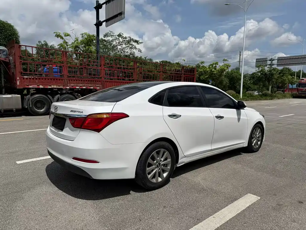 Hyundai Mistra — миниатюра 4