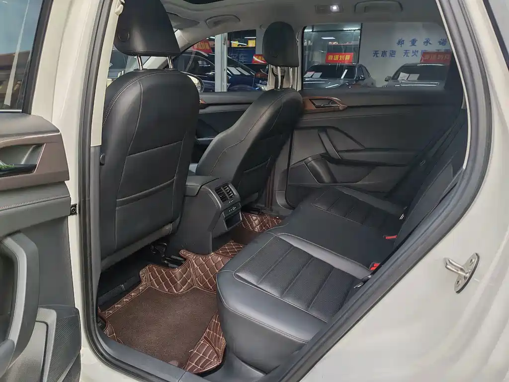Volkswagen Tharu — миниатюра 6