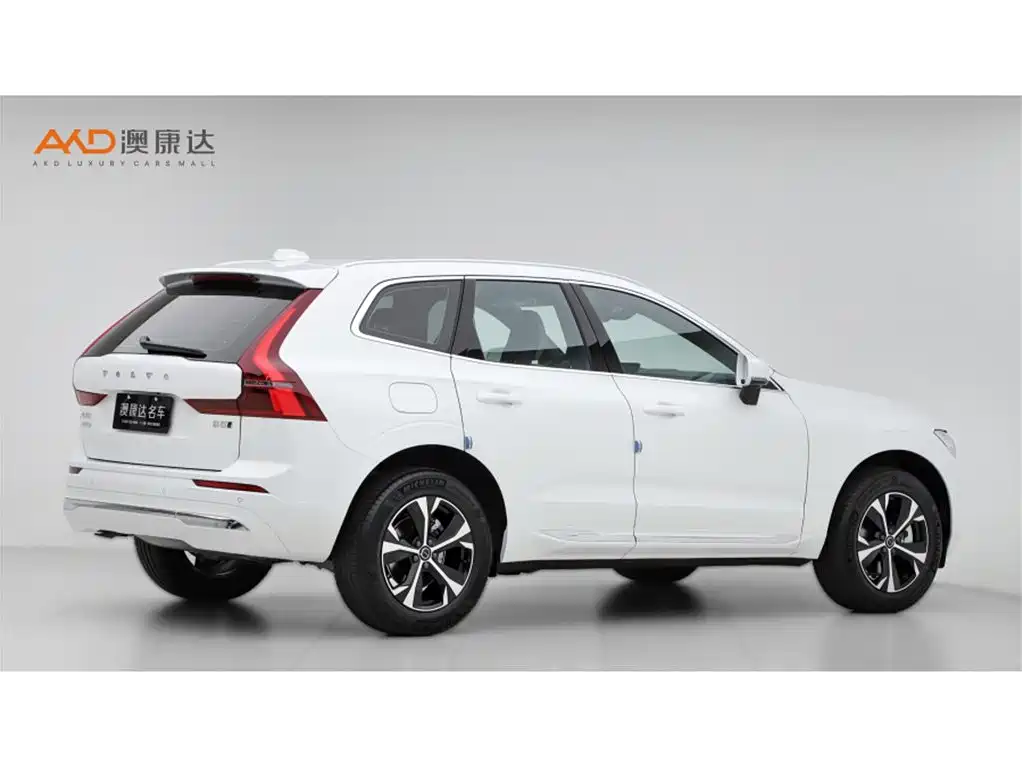 Volvo XC60 2026 B5 Luxury