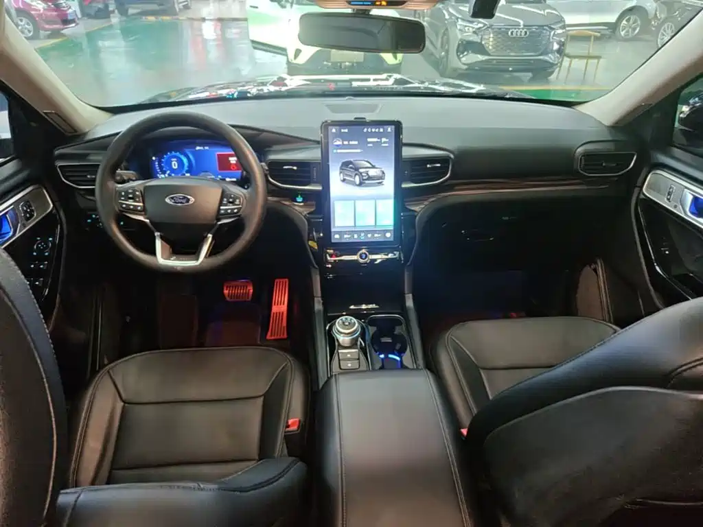 Ford Explorer — миниатюра 10