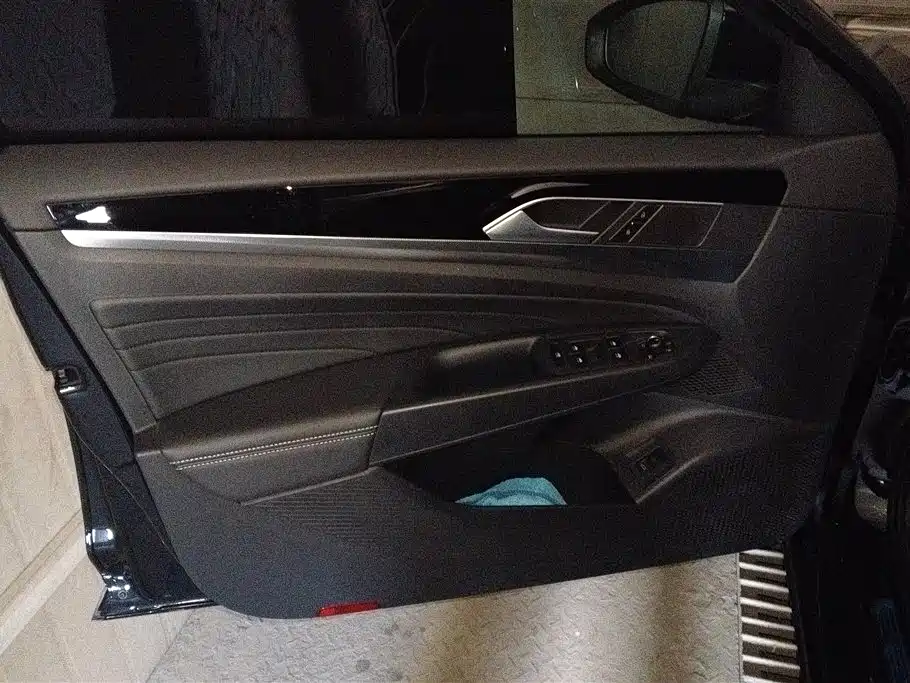 Volkswagen Passat 2025 380TSI