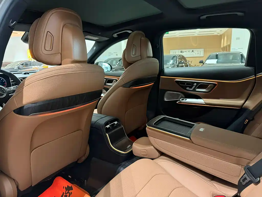 Mercedes-Benz E-Class E 2024 E 300 L Luxury