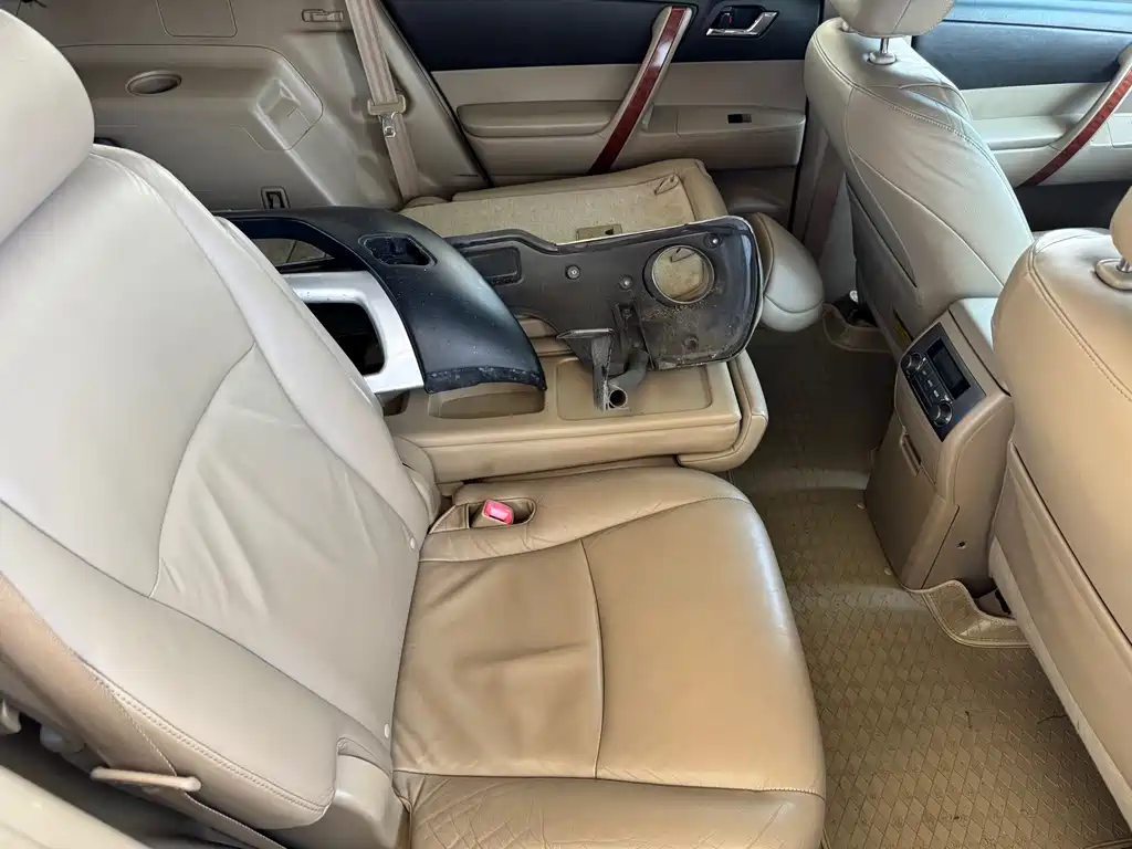Toyota Highlander — миниатюра 25