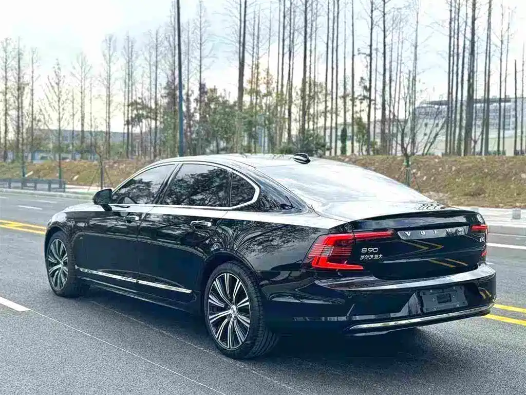 Volvo S90 2022 B5 Luxury