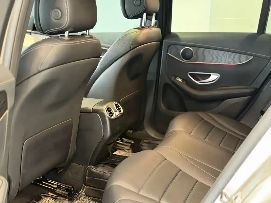 Mercedes-Benz EQC — миниатюра 4