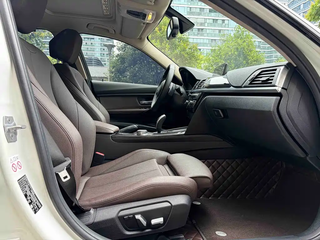 BMW 3 Series — миниатюра 12