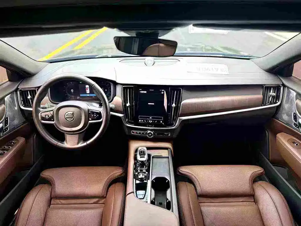 Volvo S90 2022 B5 Luxury