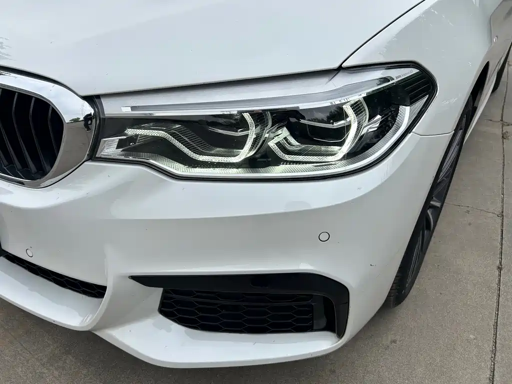 BMW 5 Series — миниатюра 3