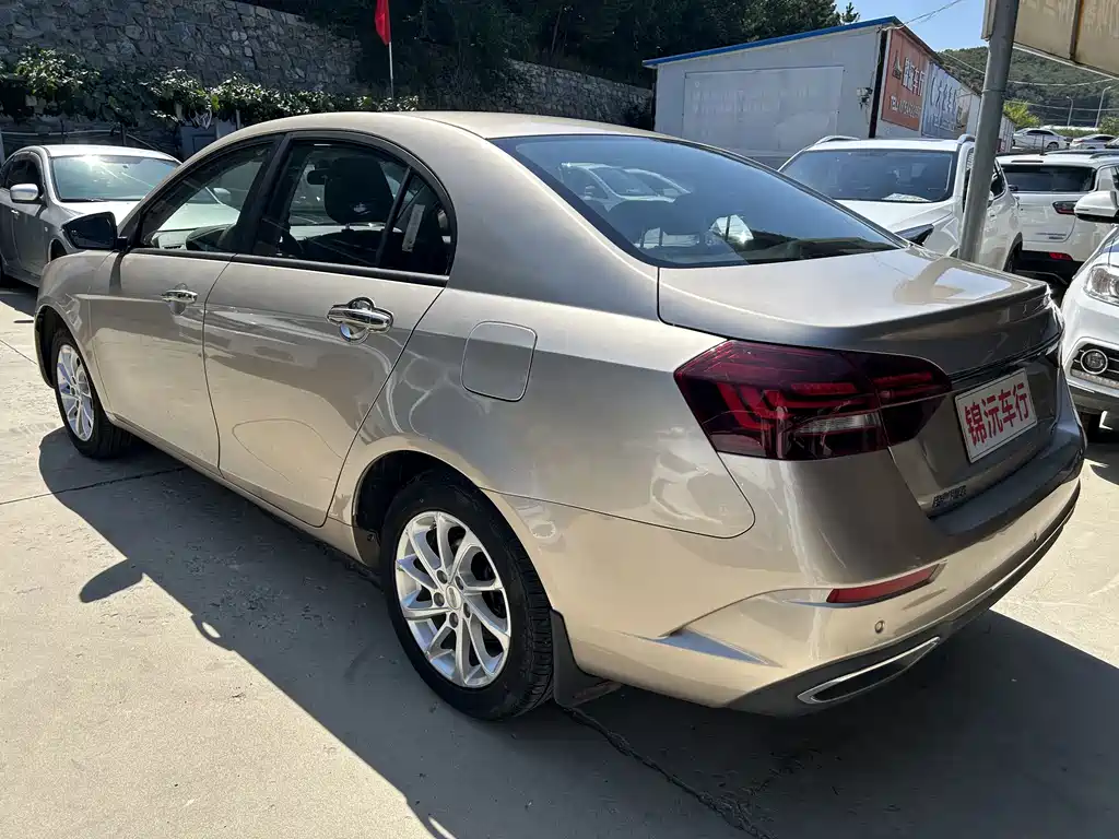 Geely Emgrand - фото 9
