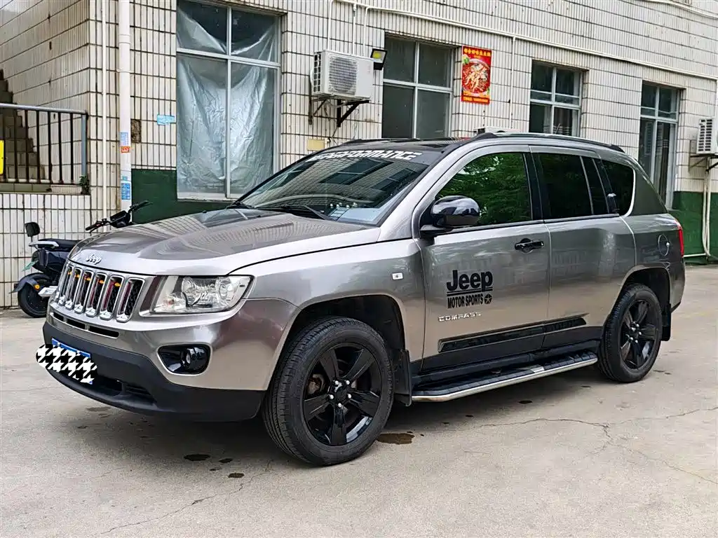 Jeep Compass (Import) 2012