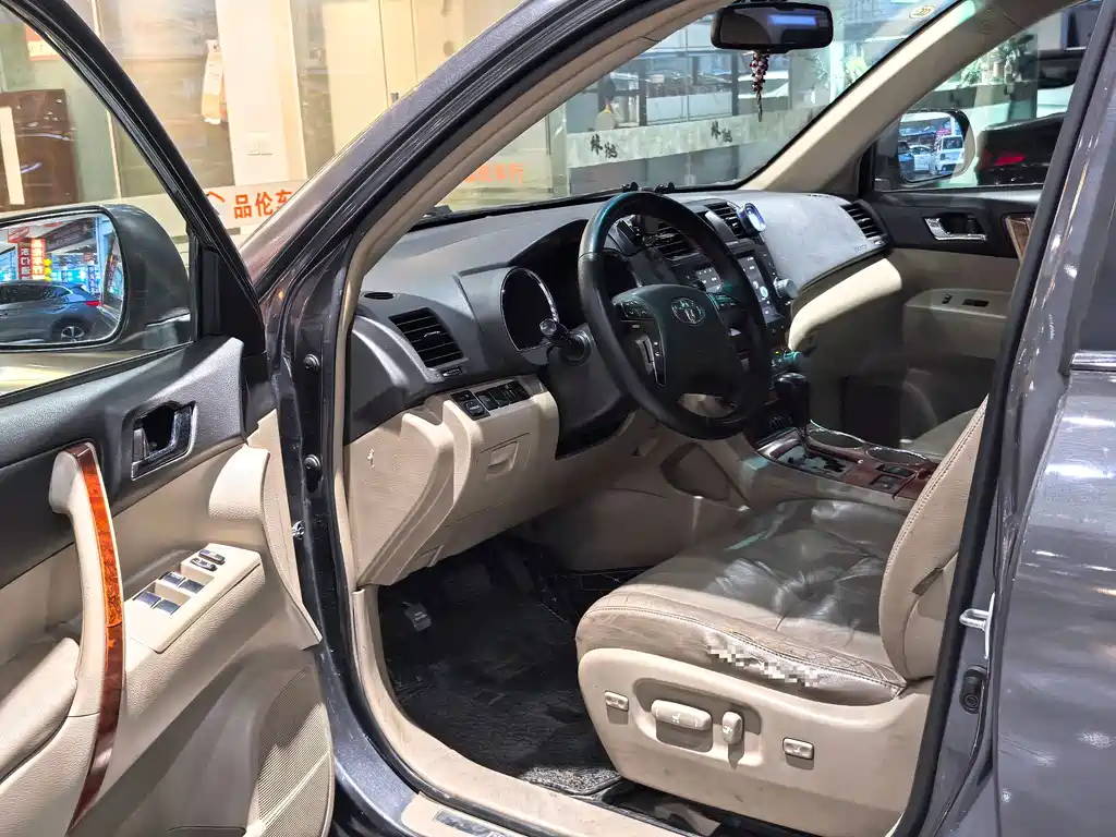 Toyota Highlander (Import) — миниатюра 4