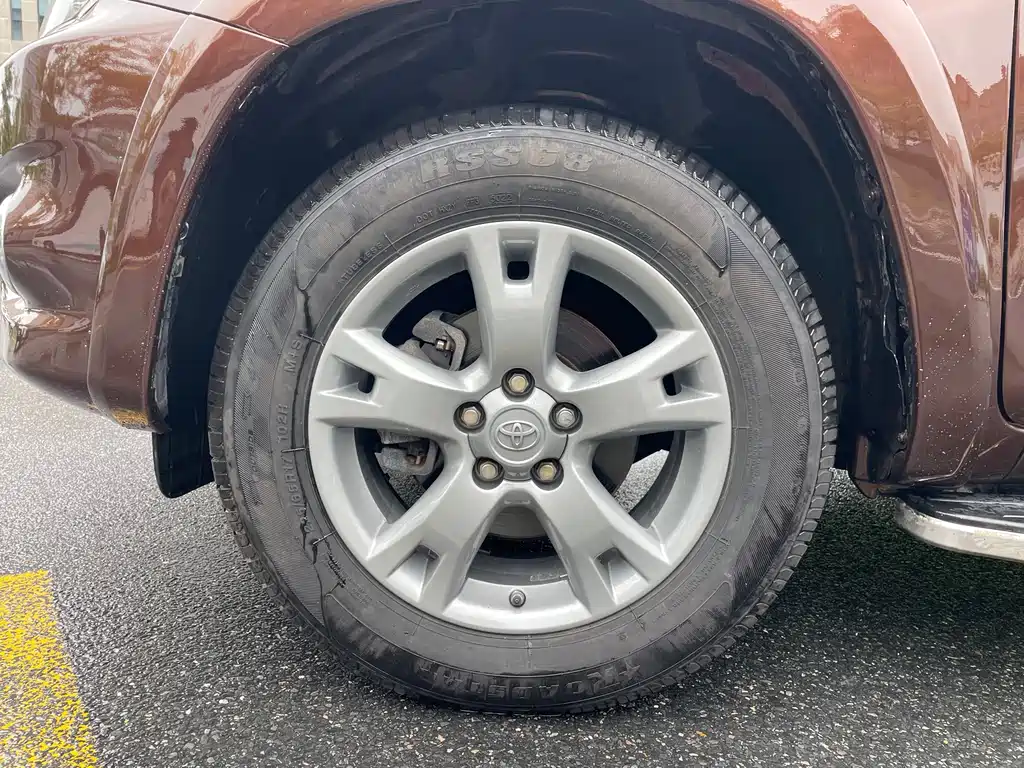 Toyota RAV4 — миниатюра 19