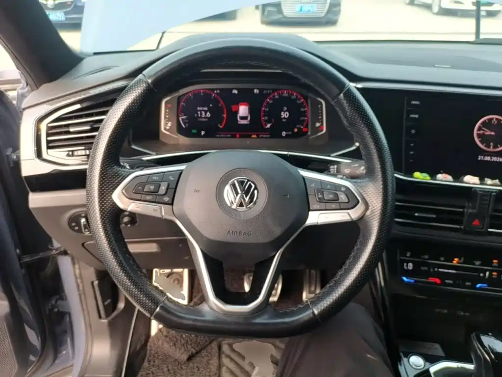 Volkswagen X — миниатюра 11