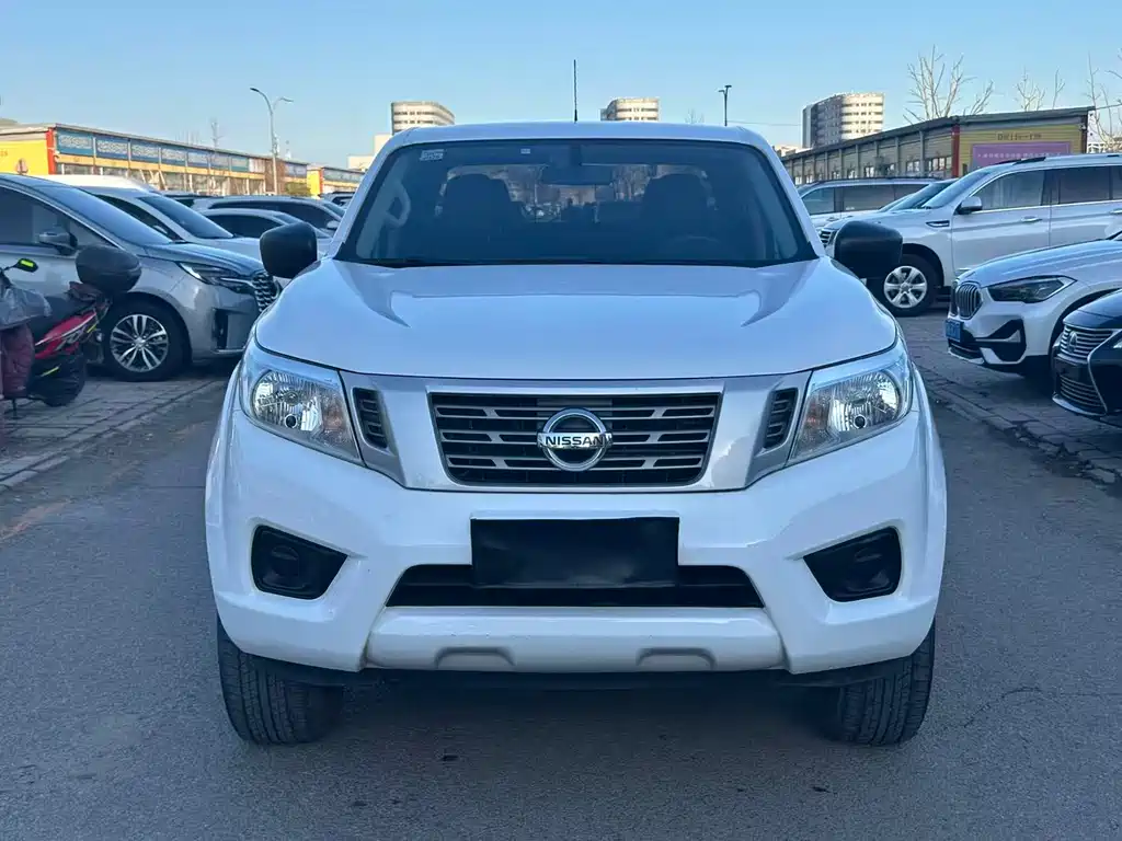 NISSAN NAVARRA