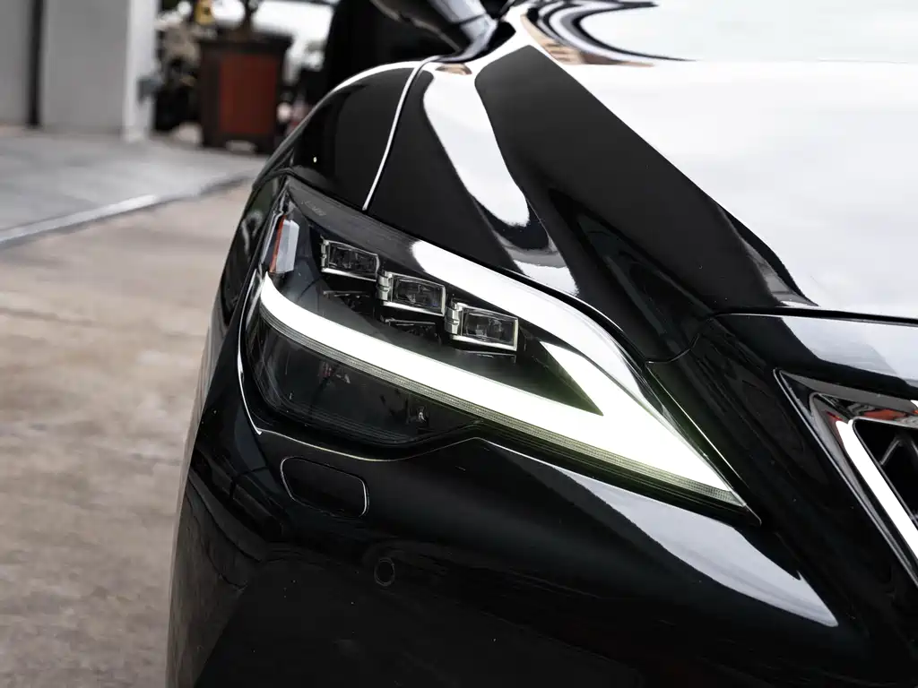 Lexus LS 2021 500h Luxury