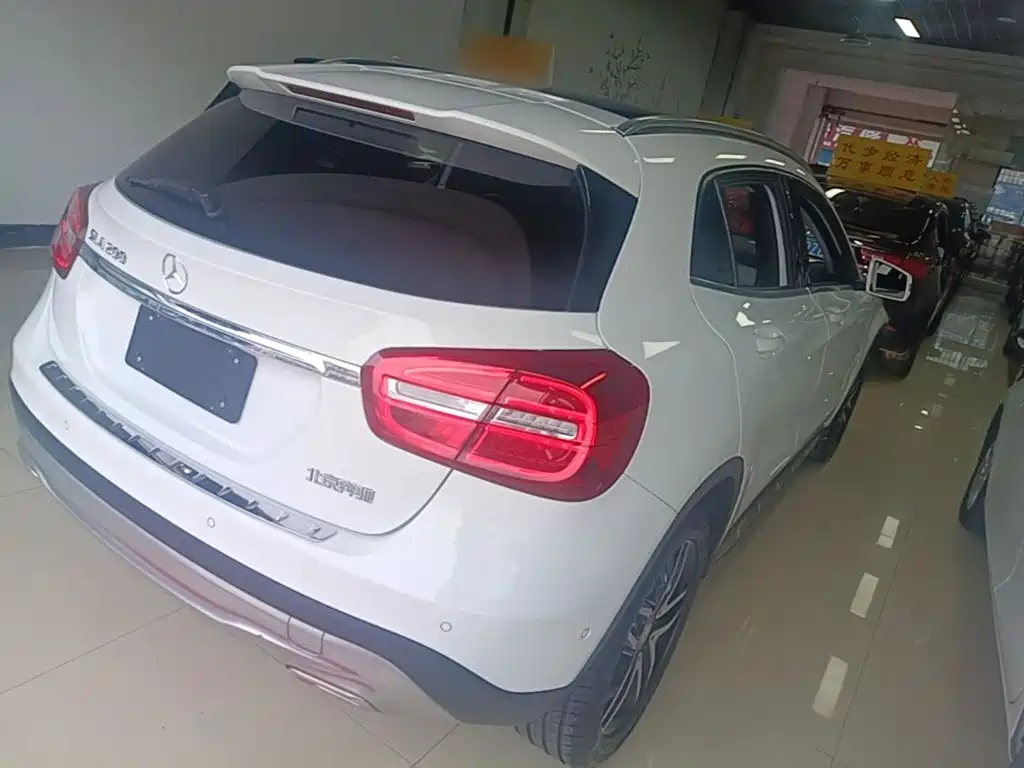 Mercedes-Benz GLA 2016 GLA 200 Fashion