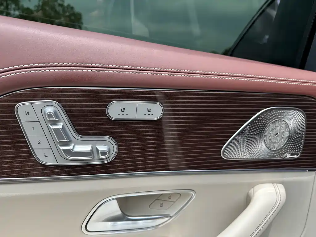 Mercedes-Benz GLS — миниатюра 12