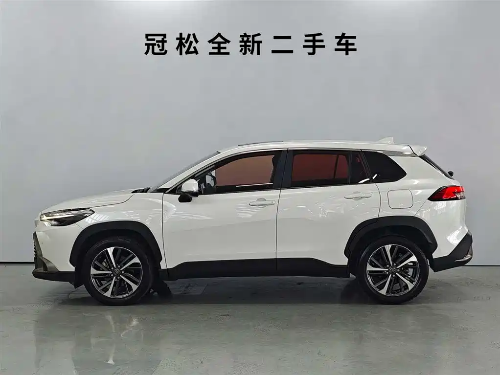 Toyota Frontlander 2022 2.0L CVT Luxury PLUS