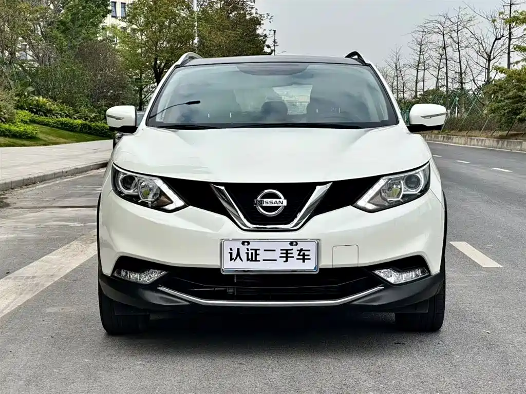 Nissan Qashqai 2016 2.0L CVT Luxury