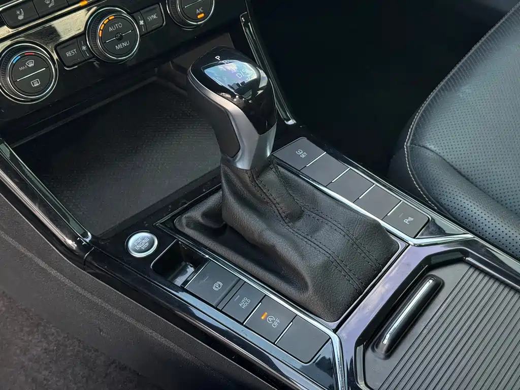 Volkswagen Passat 2019 330TSI Luxury VI
