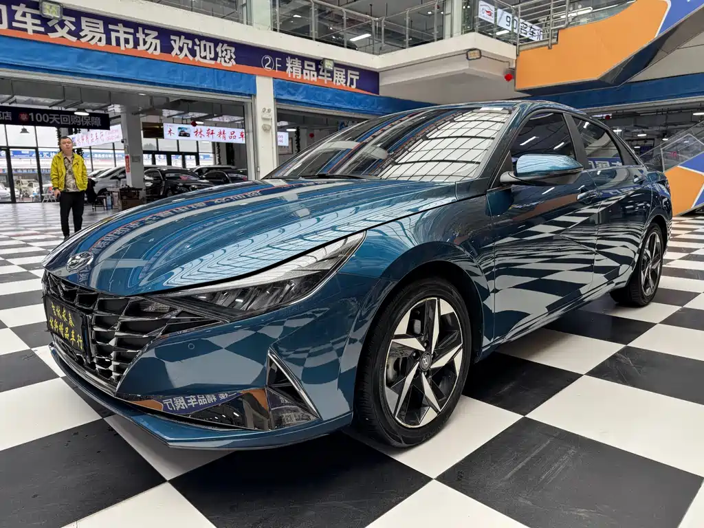 Hyundai Elantra 2022