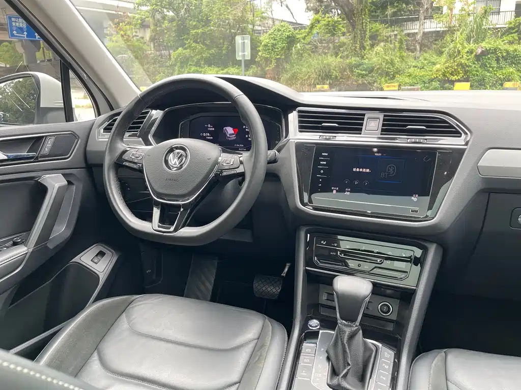 Volkswagen Tiguan L PHEV — миниатюра 31