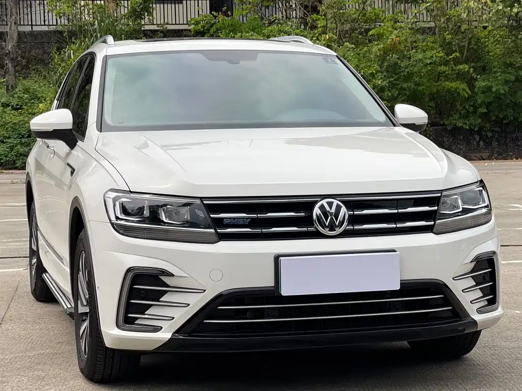 Volkswagen Tiguan L PHEV — миниатюра 3
